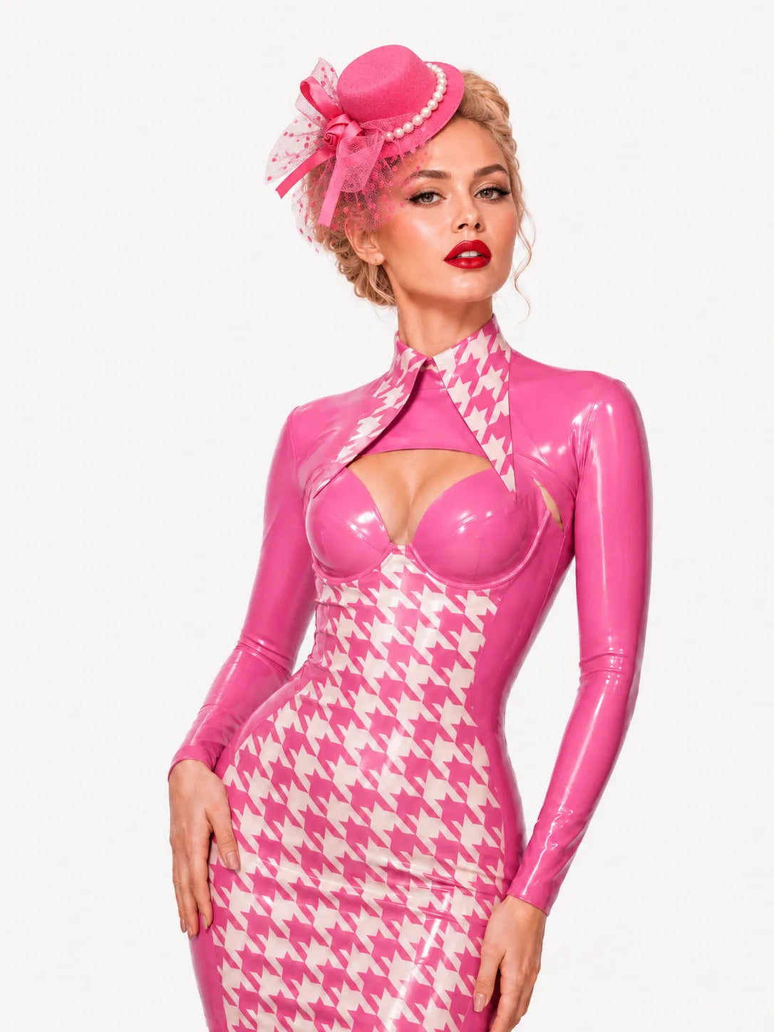 houndstooth-collar-latex-dress-glossy-night-out-style-image-08