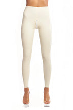 white-latex-leggings-polished-latex-detail-image-03